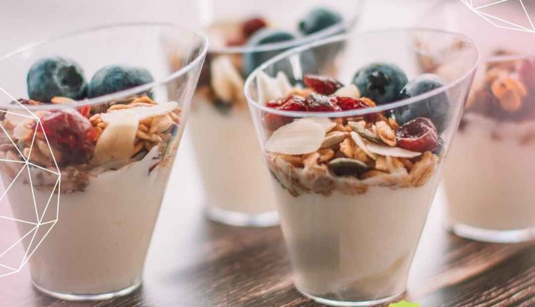 Descubra se a granola com iogurte engorda!