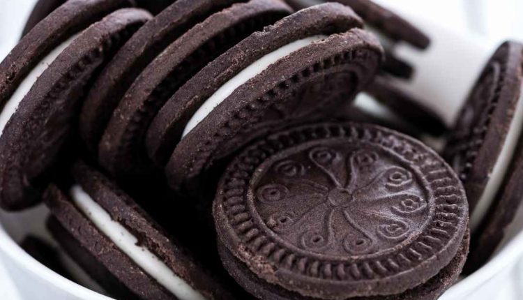 Confira se a bolacha recheada engorda e seus efeitos no organismo!