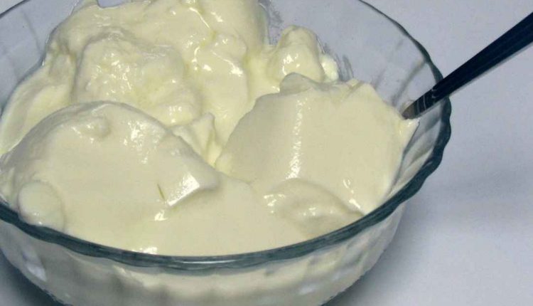 O que é a coalhada e saiba se ela engorda