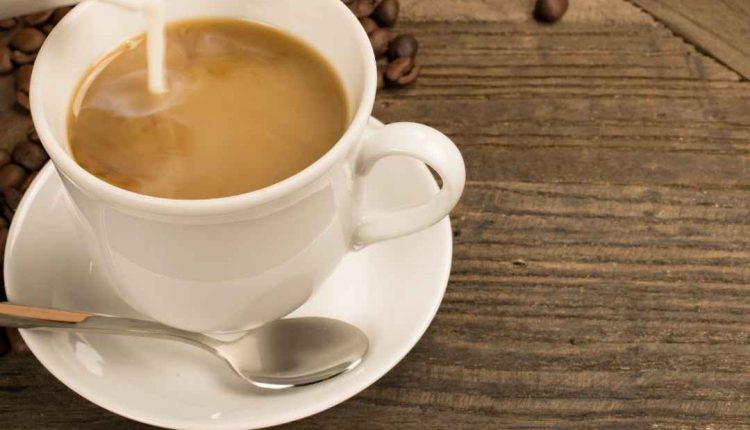 Café com leite engorda